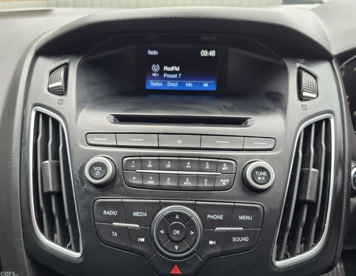 Ford Focus Hatchback, Diesel, 2017, Red