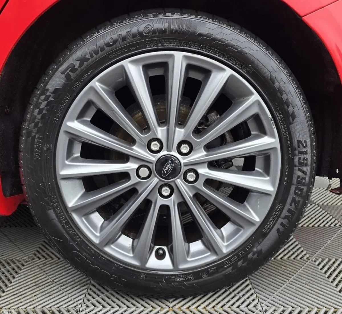 Ford Focus Hatchback, Diesel, 2017, Red