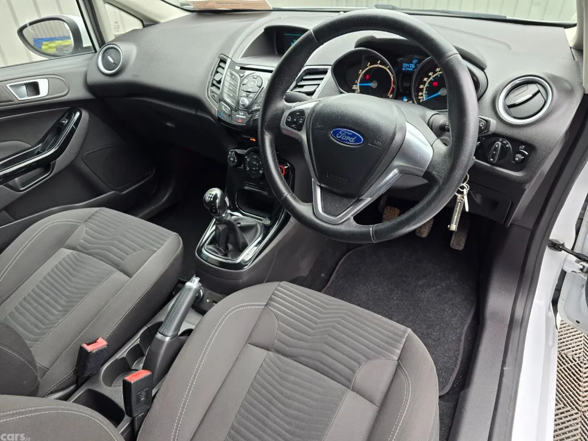 Ford Fiesta Hatchback, Petrol, 2015, White