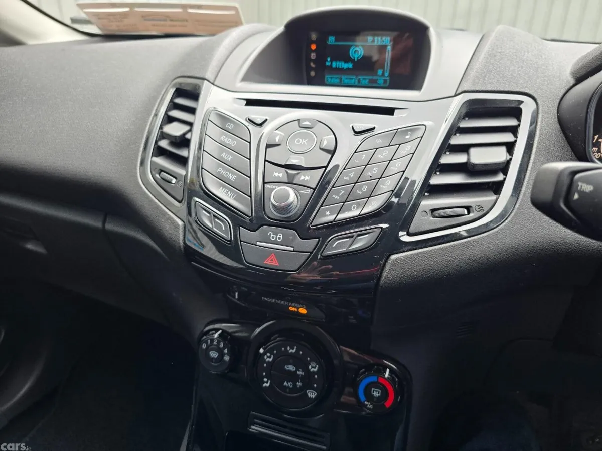 Ford Fiesta Hatchback, Petrol, 2015, White