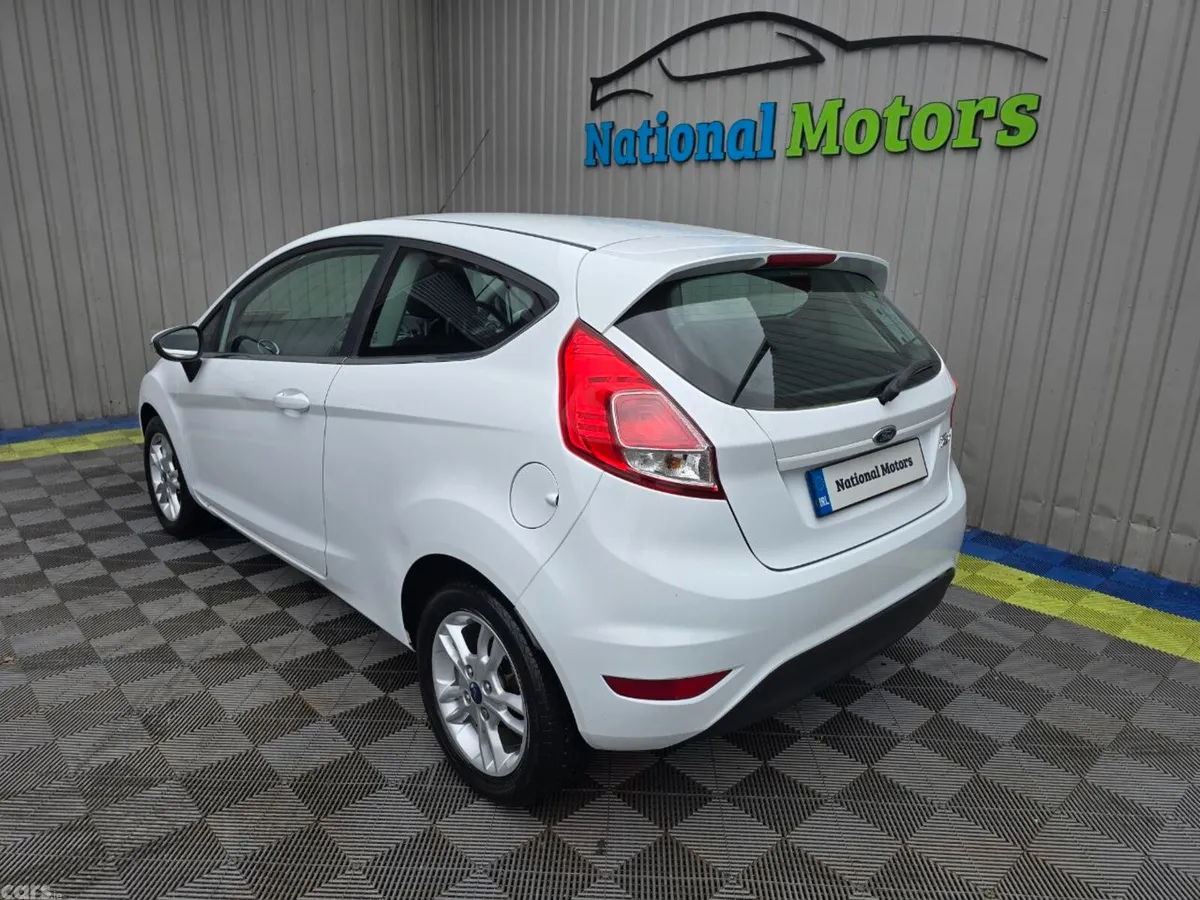 Ford Fiesta Hatchback, Petrol, 2015, White