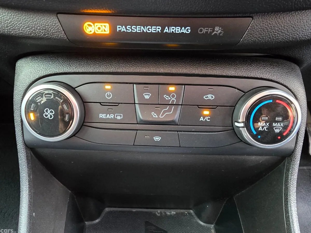 Ford Fiesta Hatchback, Petrol, 2017, Blue