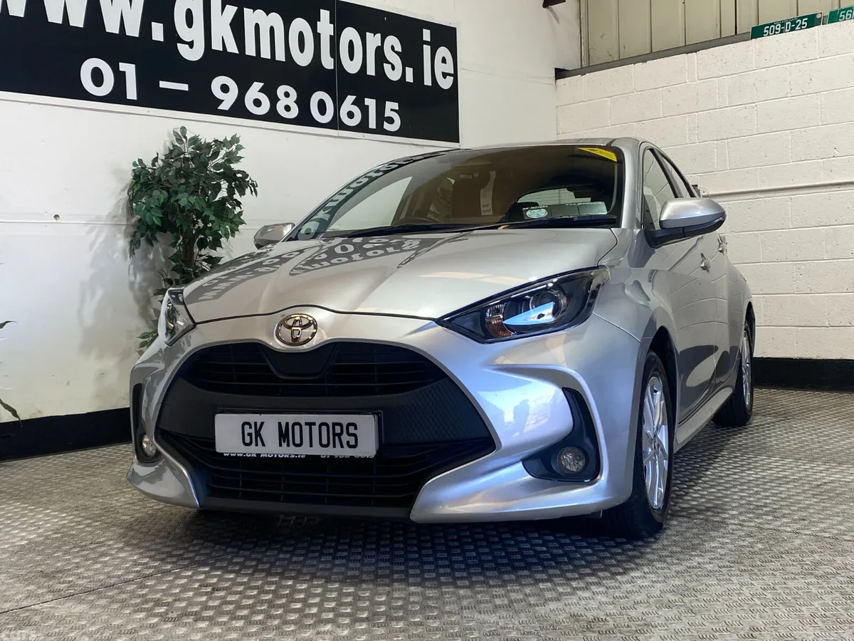 Toyota Yaris Hatchback, Petrol Hybrid, 2024, Grey