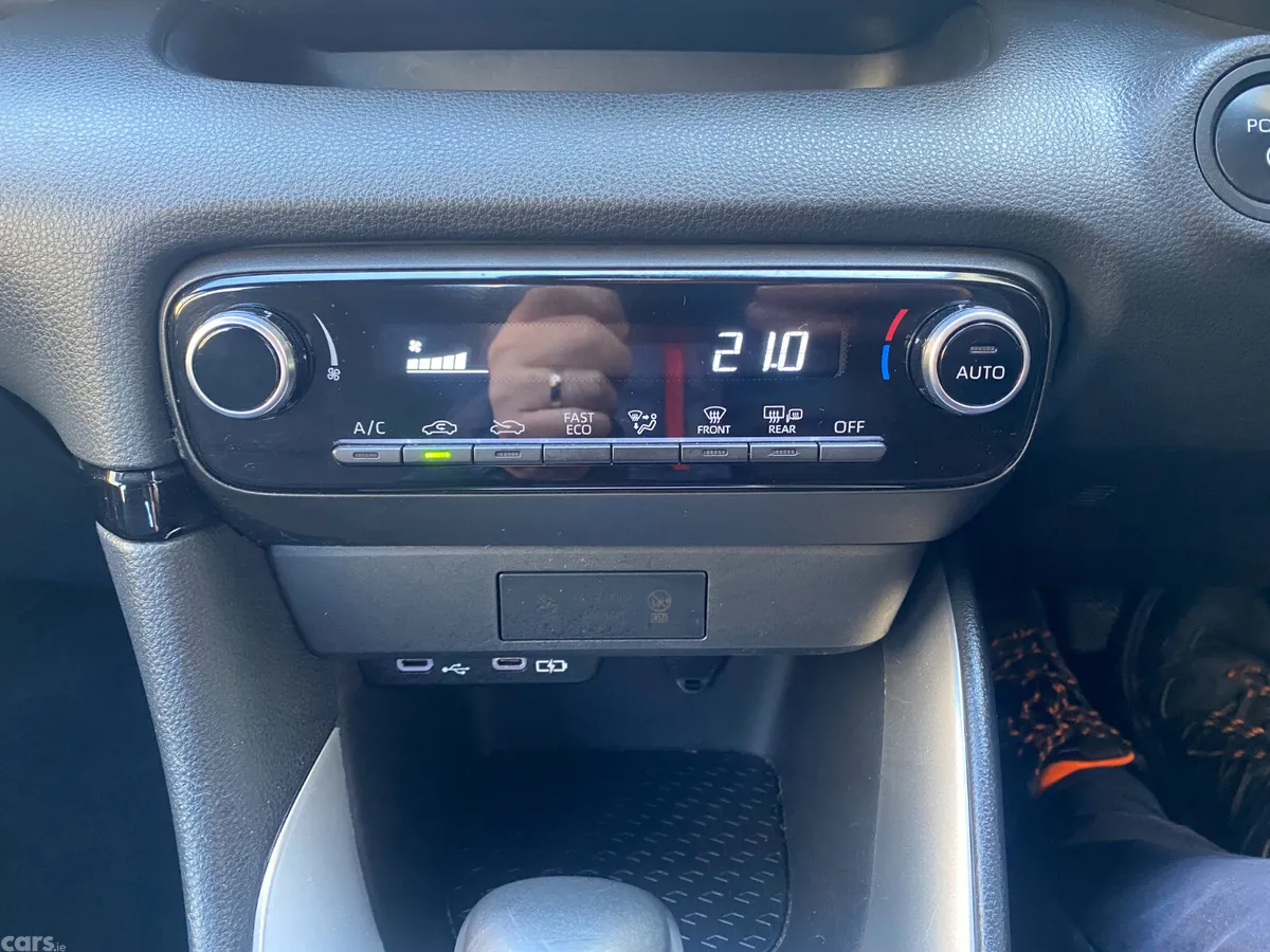 Toyota Yaris Hatchback, Petrol Hybrid, 2024, Grey