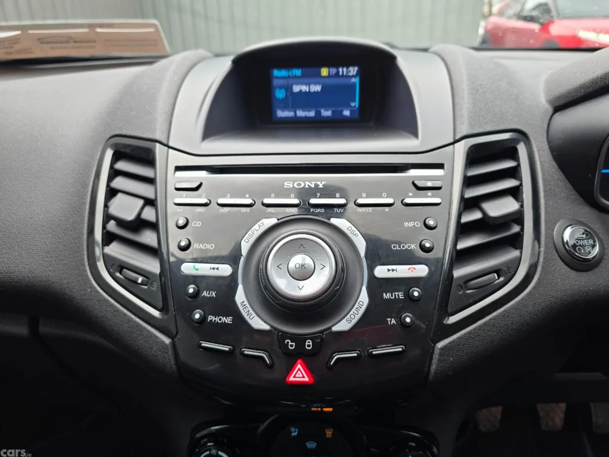 Ford Fiesta Hatchback, Petrol, 2015, White