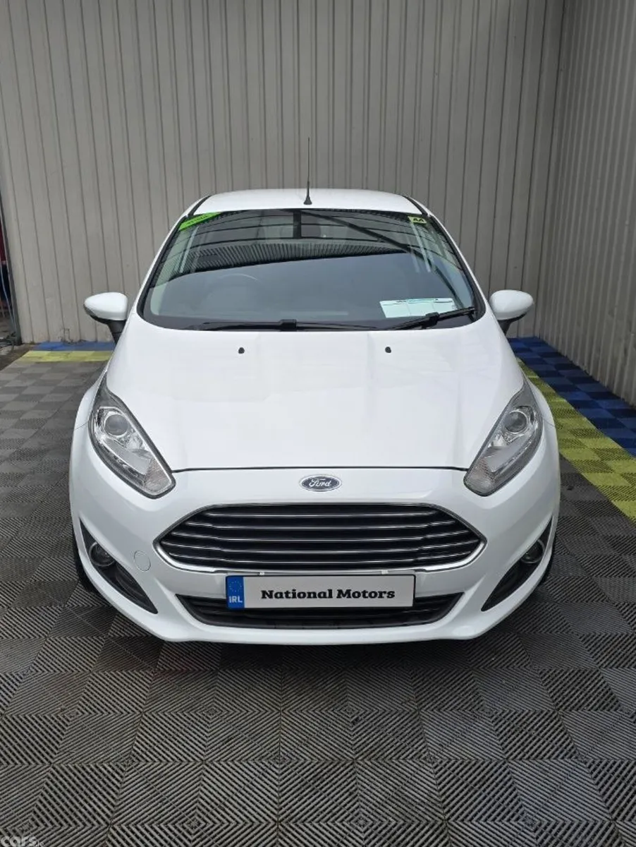 Ford Fiesta Hatchback, Petrol, 2015, White