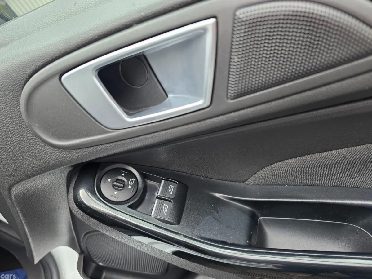 Ford Fiesta Hatchback, Petrol, 2015, White