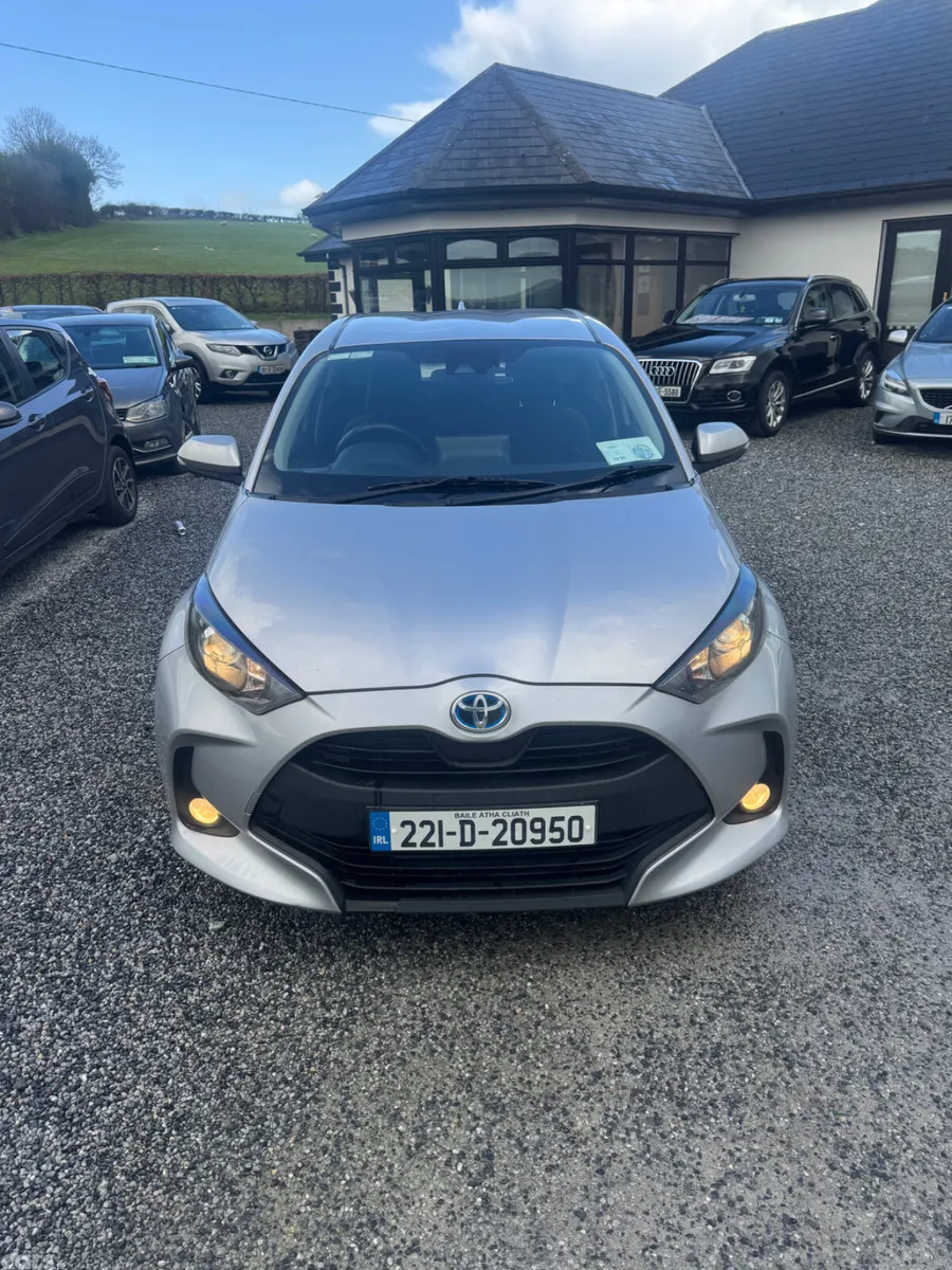 Toyota Yaris Hatchback, Petrol Hybrid, 2022, Grey