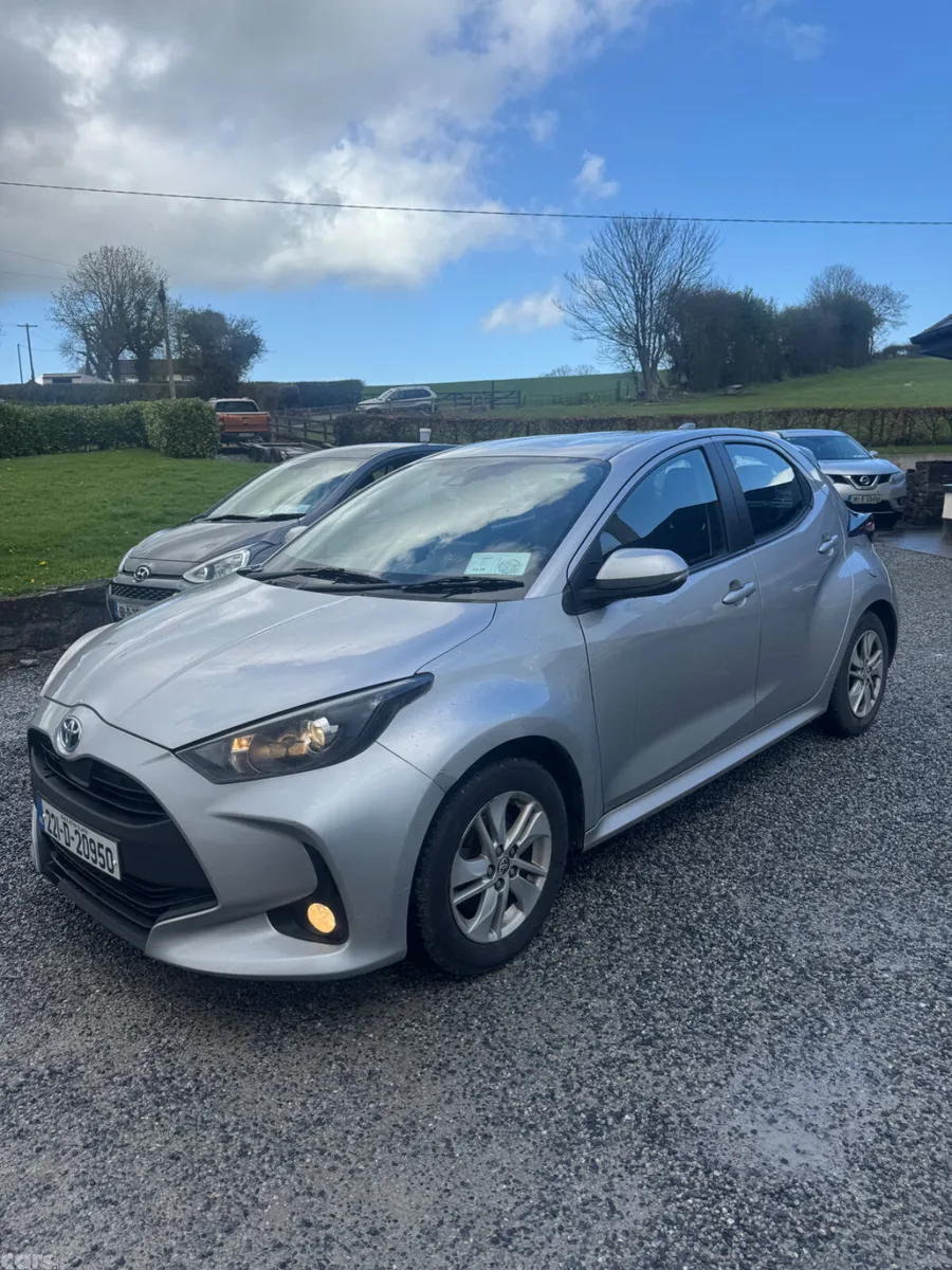 Toyota Yaris Hatchback, Petrol Hybrid, 2022, Grey