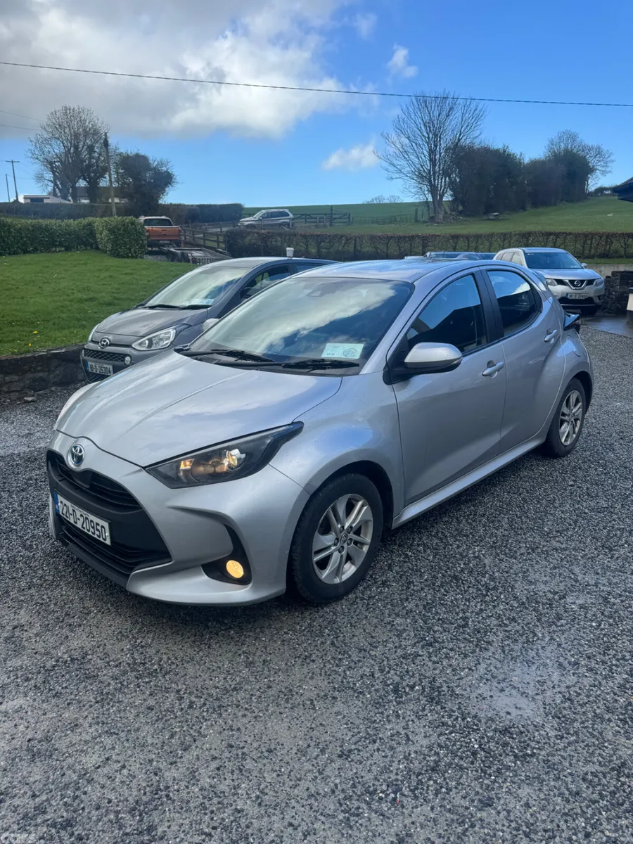 Toyota Yaris Hatchback, Petrol Hybrid, 2022, Grey