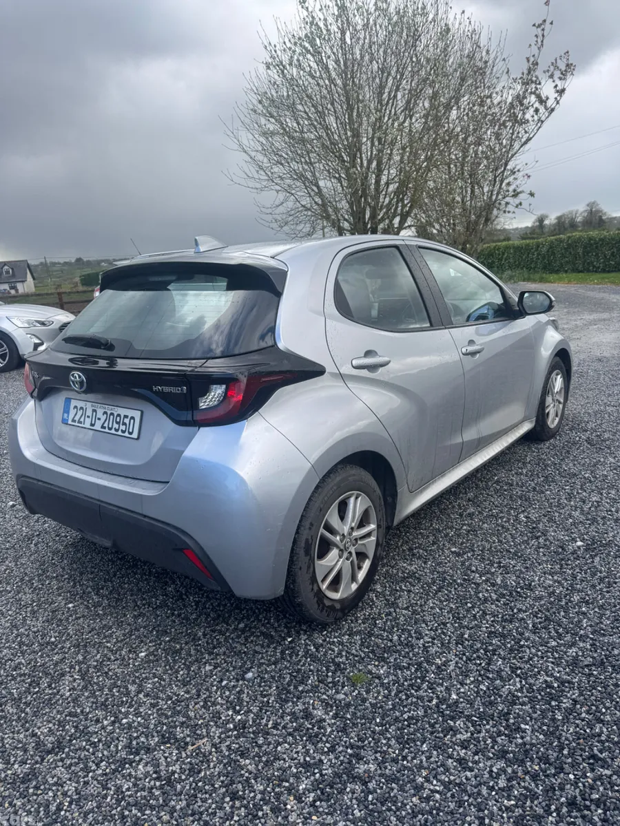 Toyota Yaris Hatchback, Petrol Hybrid, 2022, Grey