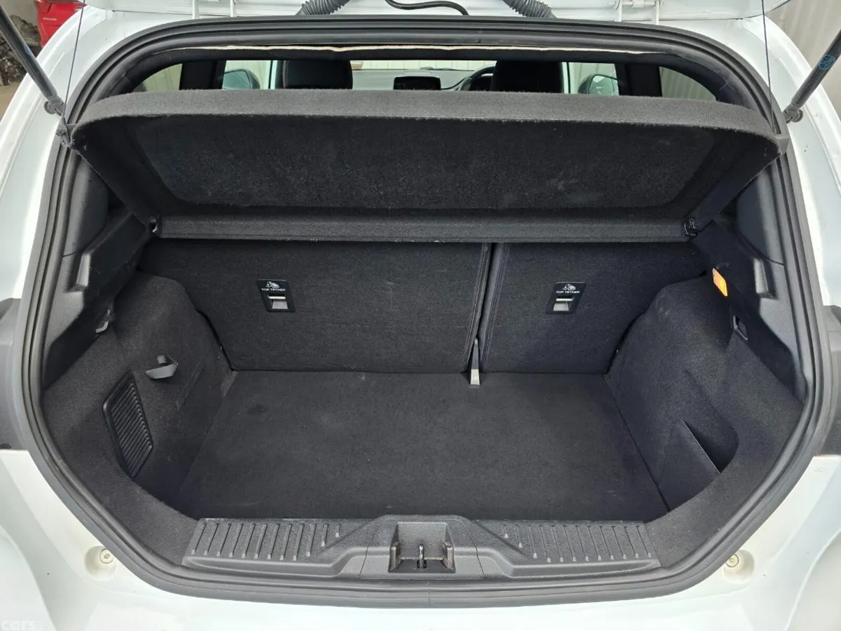 Ford Fiesta Hatchback, Petrol, 2019, White