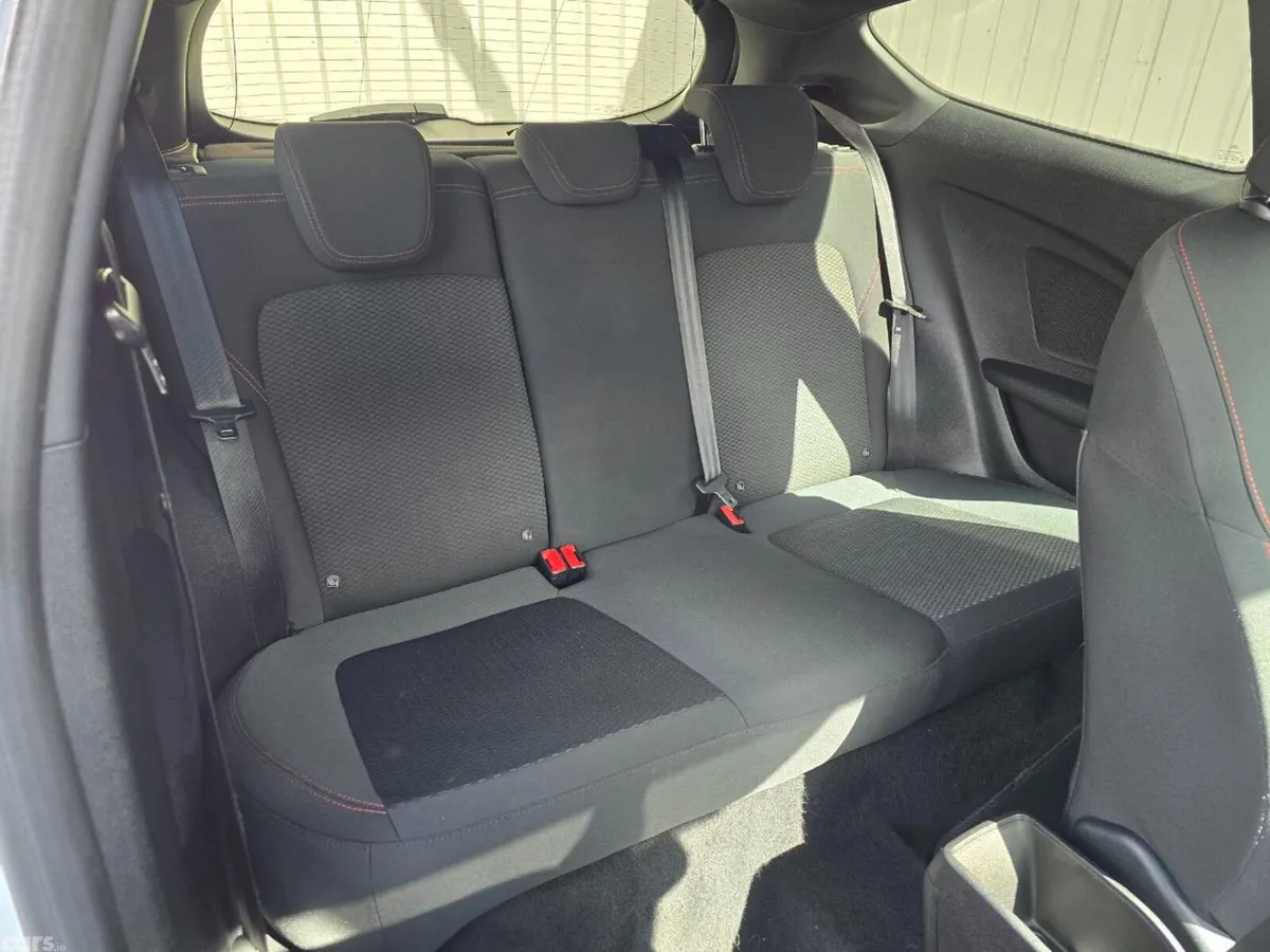 Ford Fiesta Hatchback, Petrol, 2019, White
