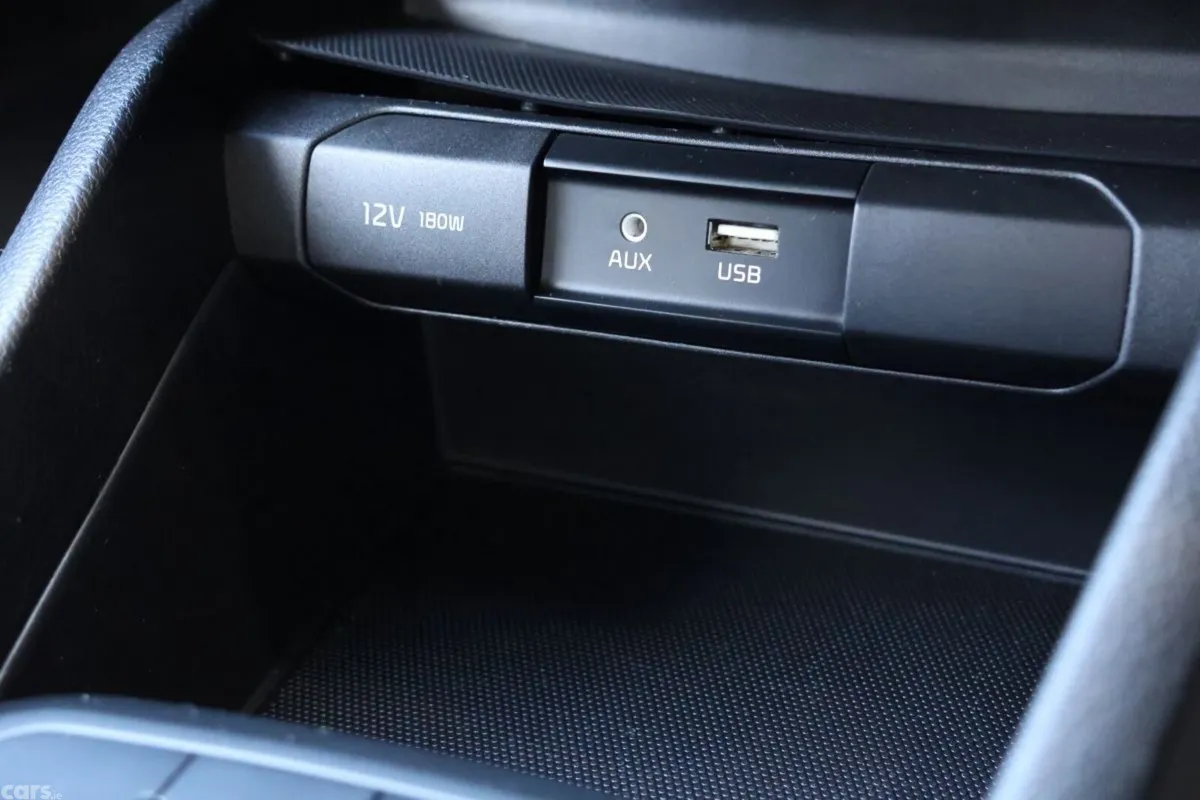 Kia Stonic Estate, Petrol, 2019, Red