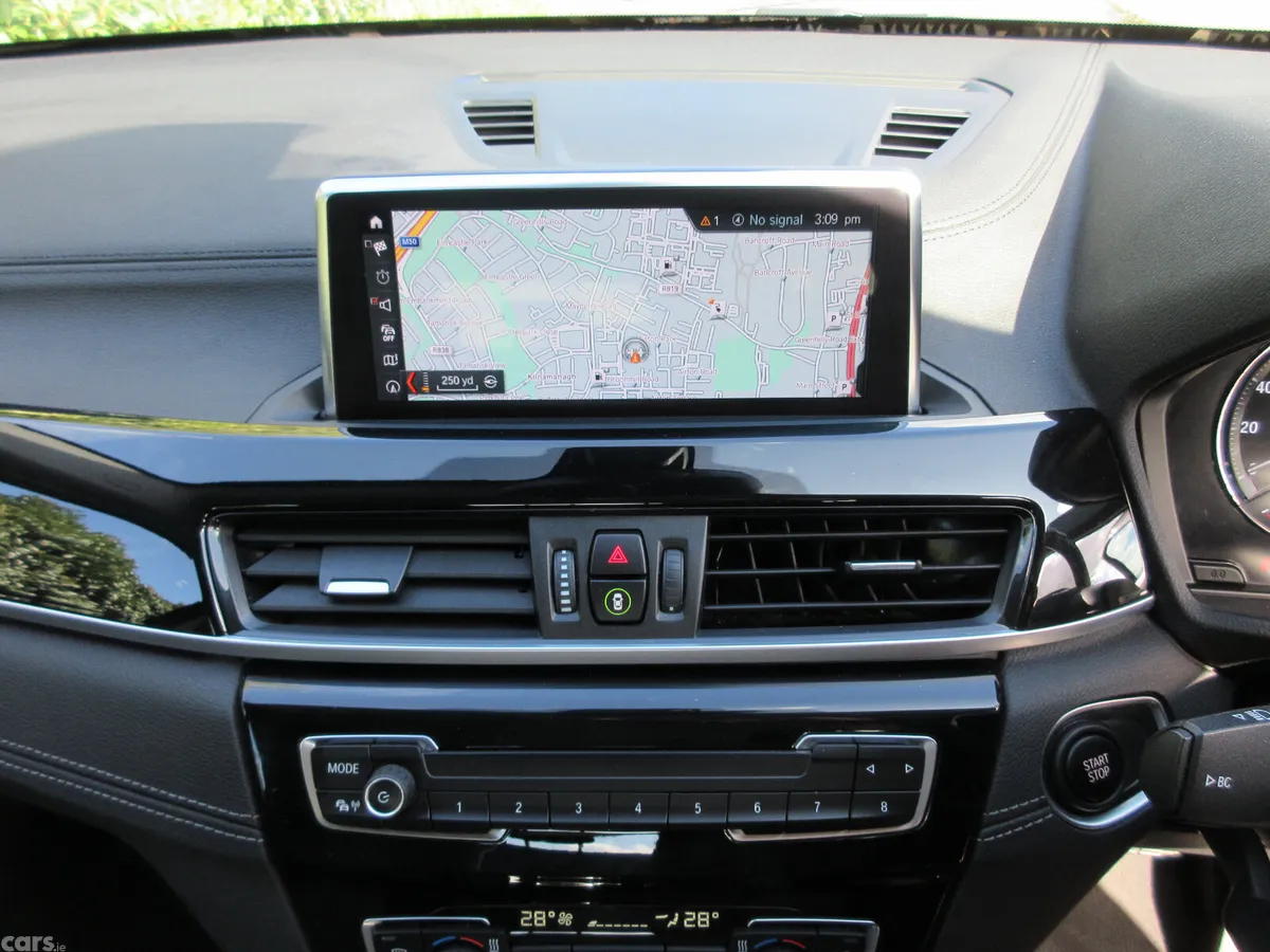 BMW X1 Estate, Petrol Plug-in Hybrid, 2021, White