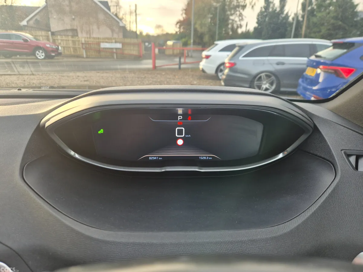 Peugeot 5008 SUV, Diesel, 2018, Grey