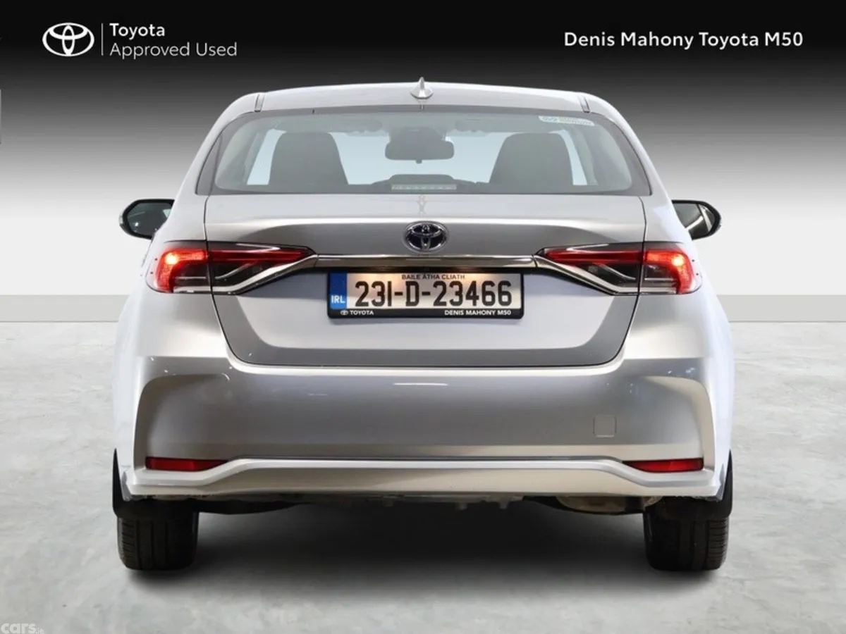 Toyota Corolla Saloon, Petrol Hybrid, 2023, Silver