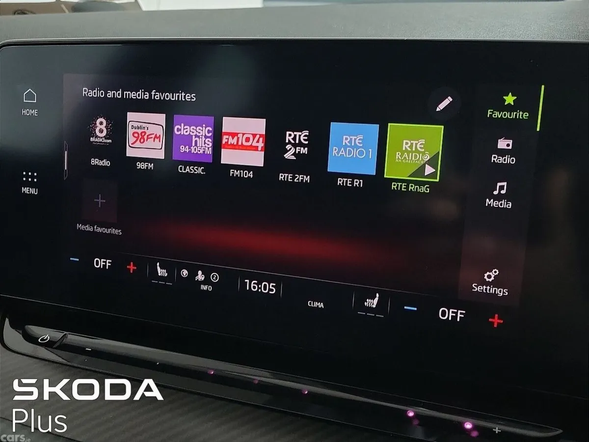 Skoda Octavia Saloon, Diesel, 2023, Red