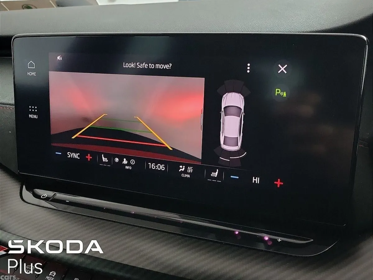 Skoda Octavia Saloon, Diesel, 2023, Red