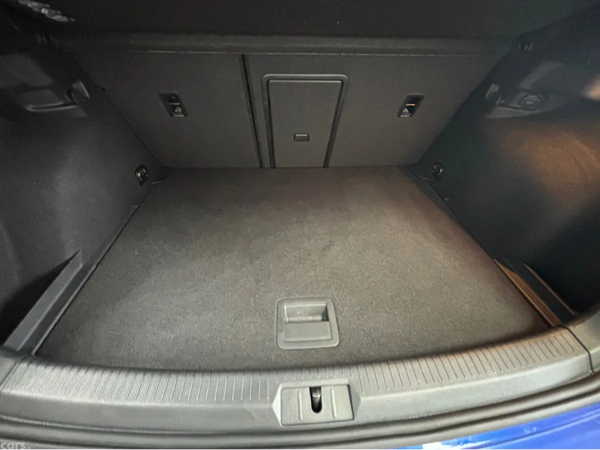 Volkswagen Golf Hatchback, Petrol, 2014, Blue