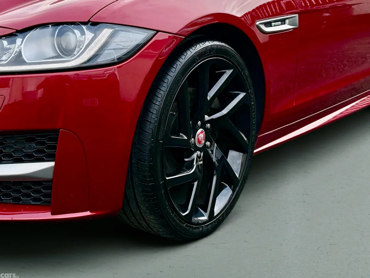 Jaguar XF Saloon, Diesel, 2018, Red