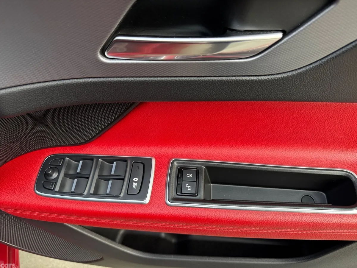 Jaguar XF Saloon, Diesel, 2018, Red