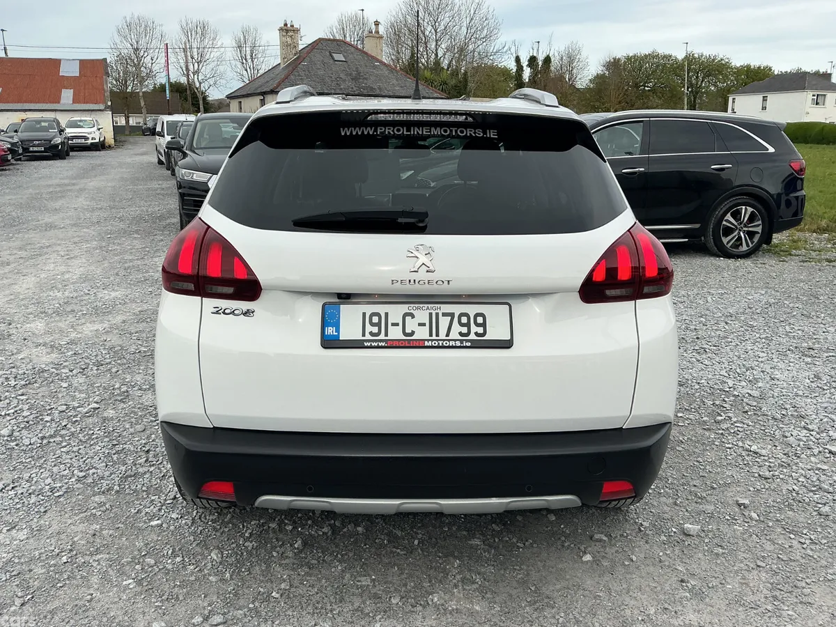 Peugeot 2008 Hatchback, Petrol, 2019, White