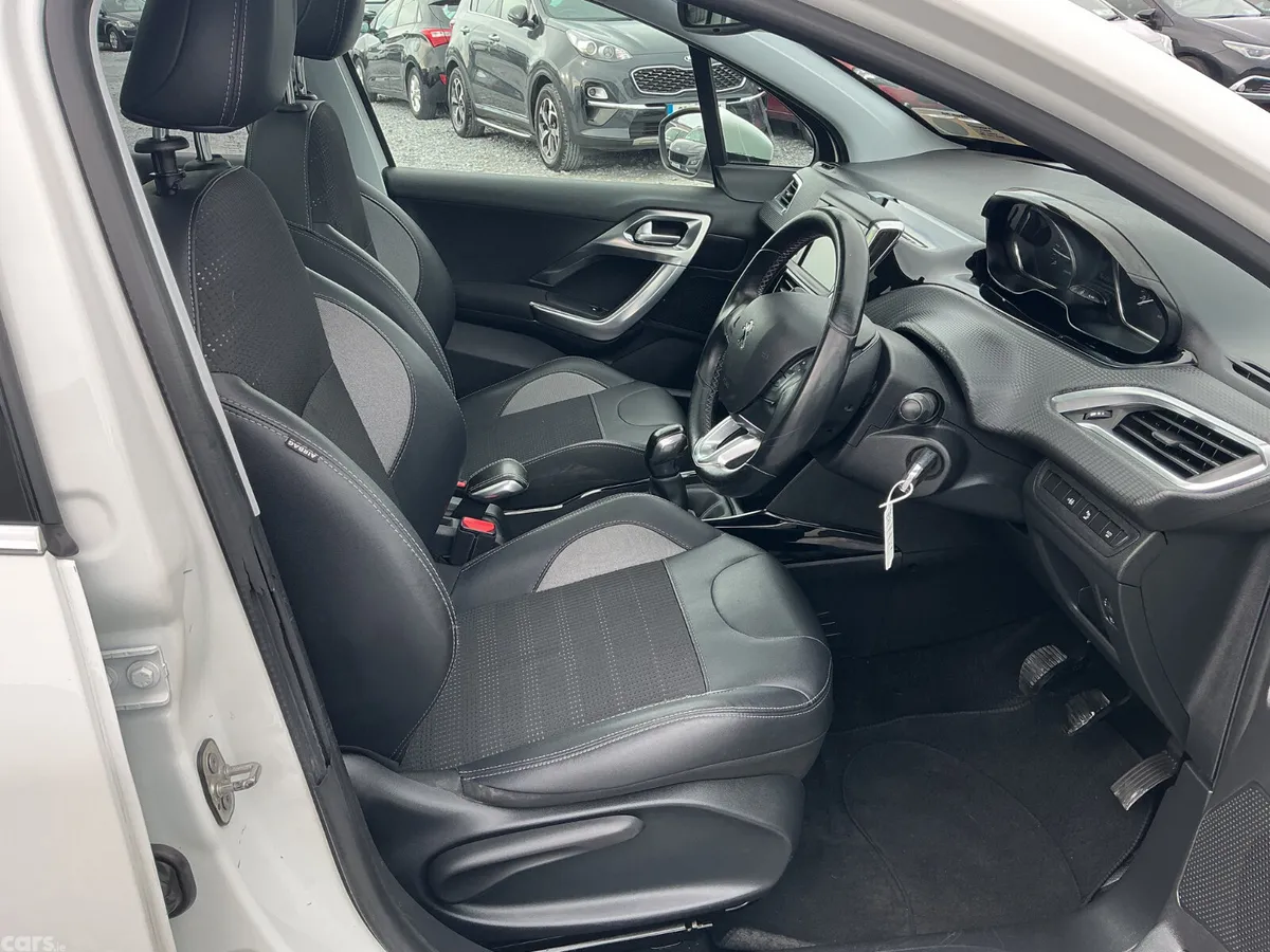 Peugeot 2008 Hatchback, Petrol, 2019, White