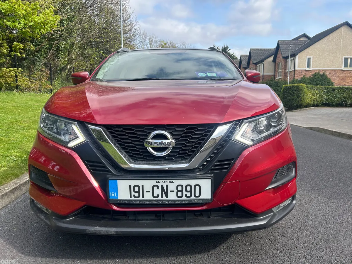 Nissan Qashqai MPV, Diesel, 2019, Red