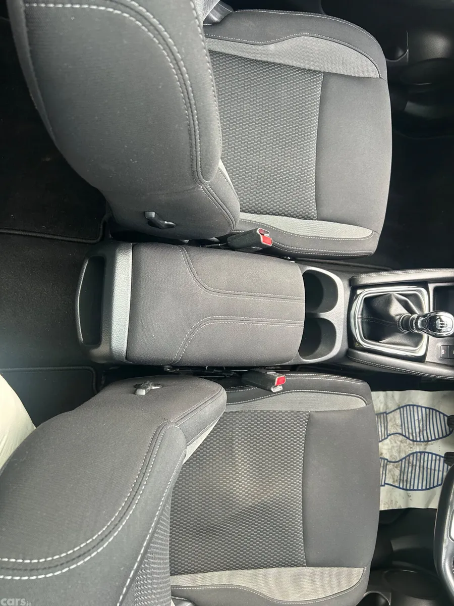 Nissan Qashqai MPV, Diesel, 2019, Red