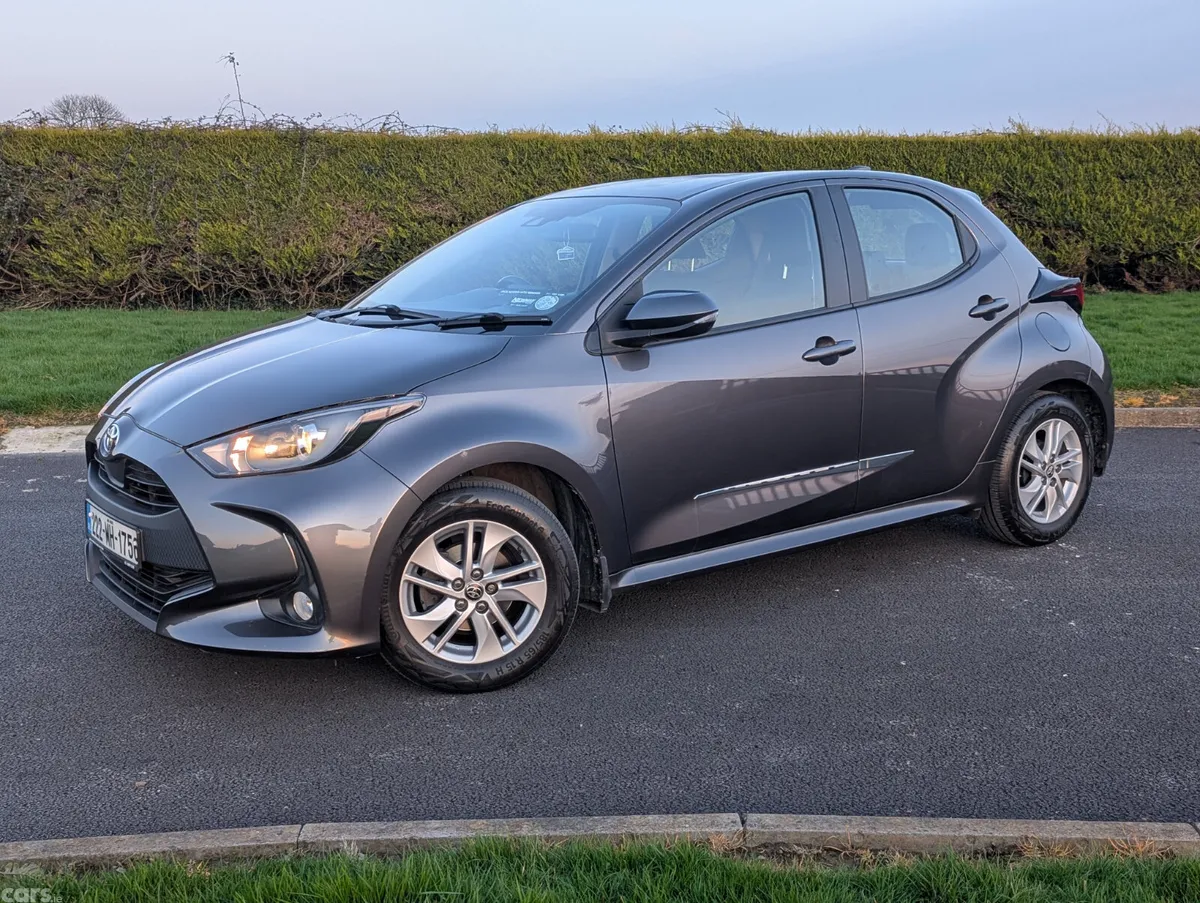 Toyota Yaris Hatchback, Petrol, 2022, Grey