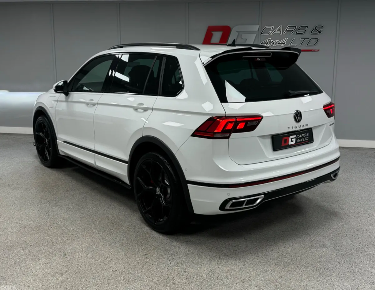 Volkswagen Tiguan SUV, Petrol Hybrid, 2022, White