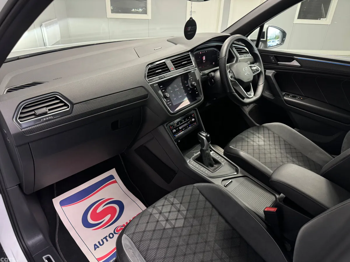 Volkswagen Tiguan SUV, Petrol Hybrid, 2022, White