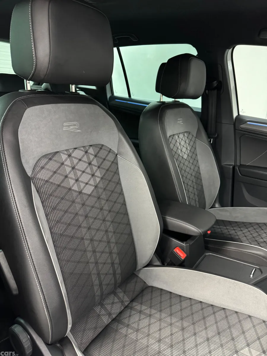 Volkswagen Tiguan SUV, Petrol Hybrid, 2022, White