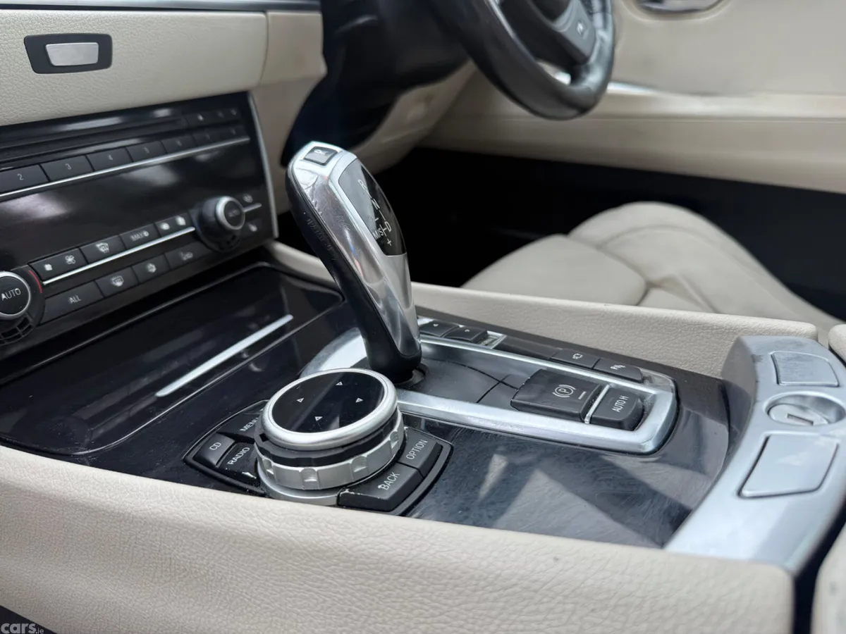 BMW 5-Series Saloon, Diesel, 2010, Blue