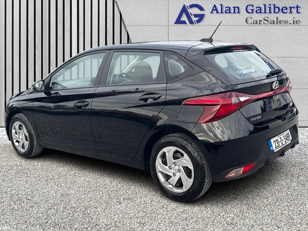 Hyundai i20 Hatchback, Petrol, 2023, Black