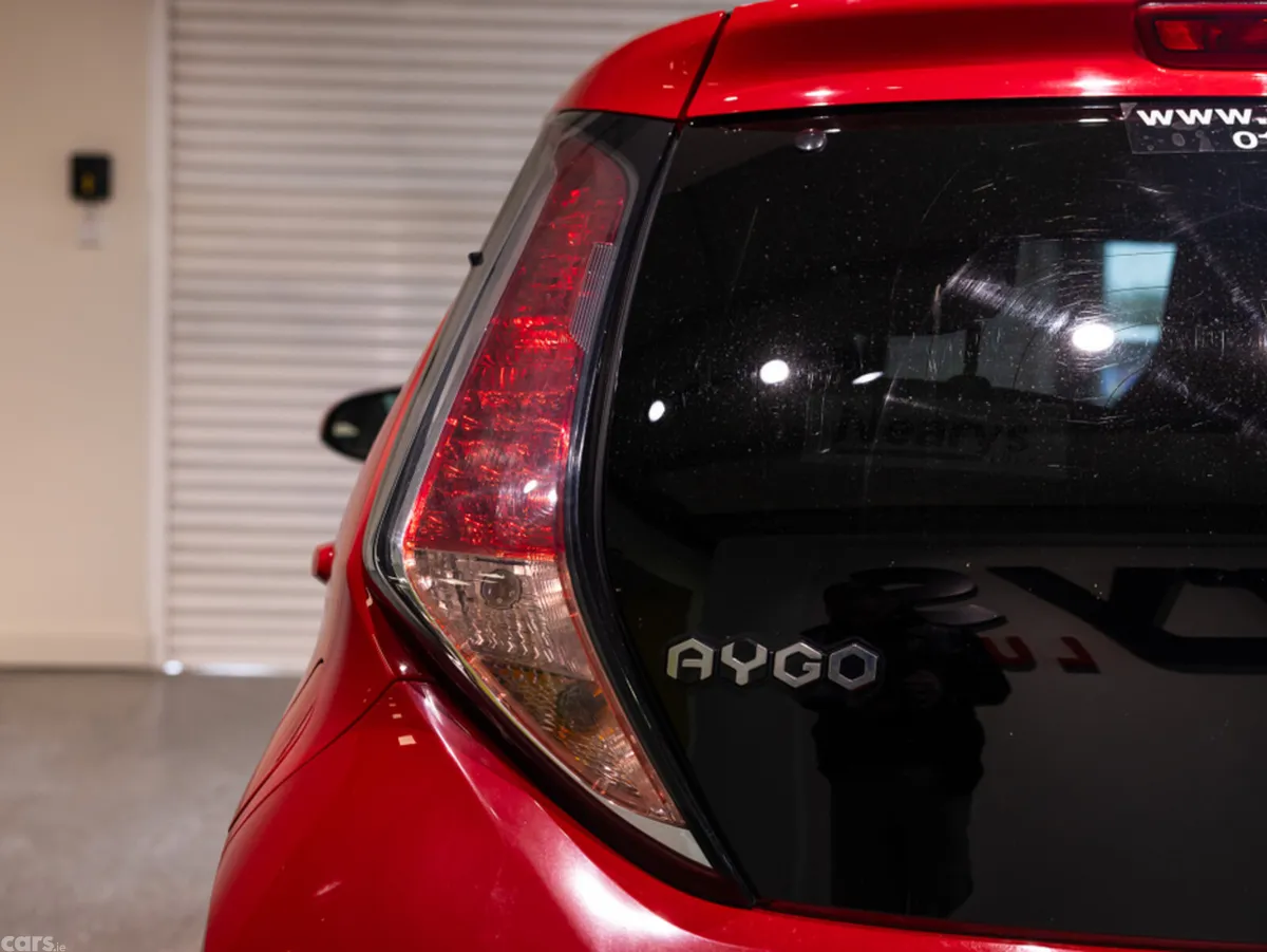 Toyota Aygo Hatchback, Petrol, 2017, Red