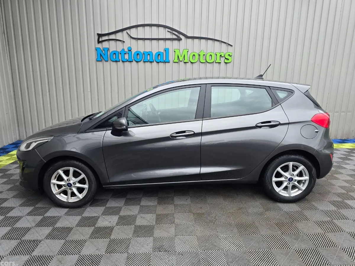 Ford Fiesta Hatchback, Petrol, 2018, Grey