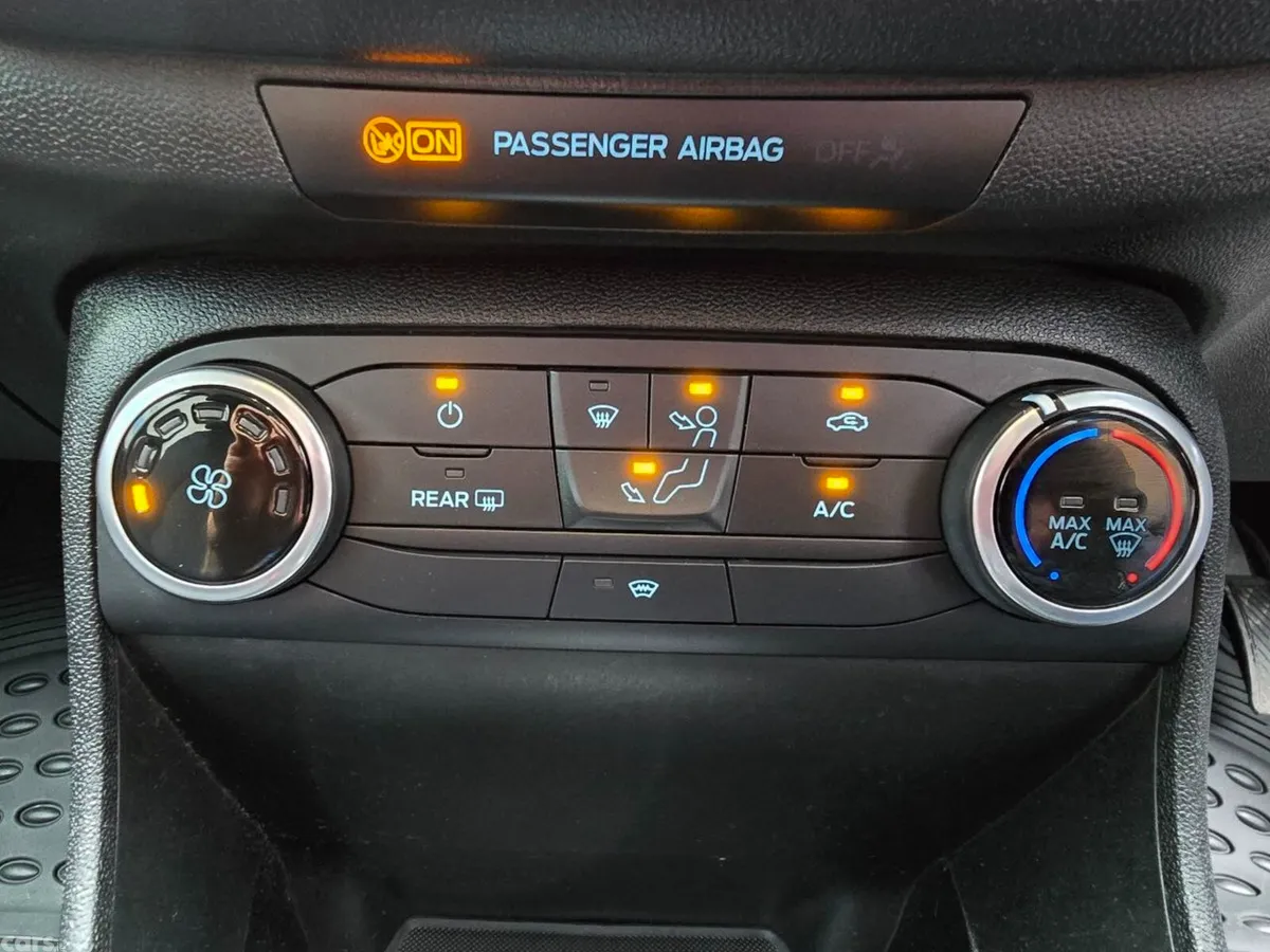 Ford Fiesta Hatchback, Petrol, 2018, Grey