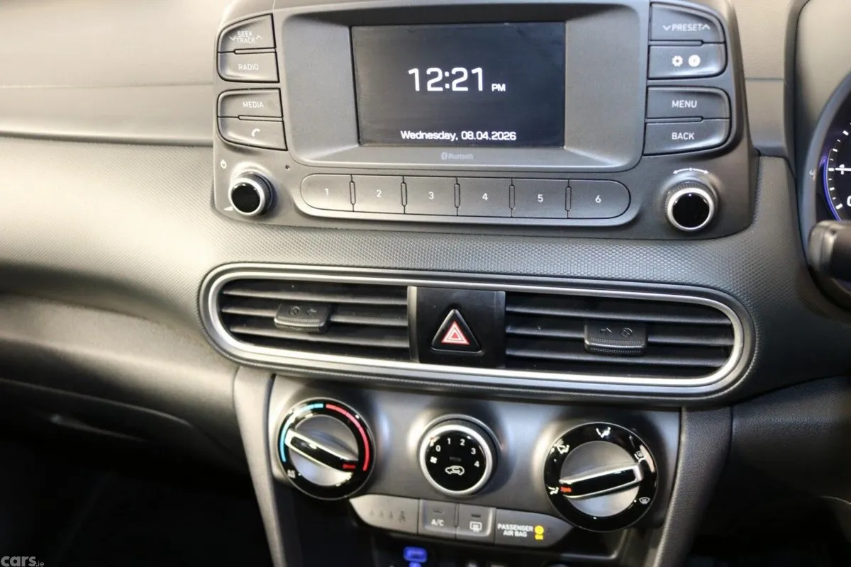 Hyundai KONA MPV, Petrol, 2020, Red
