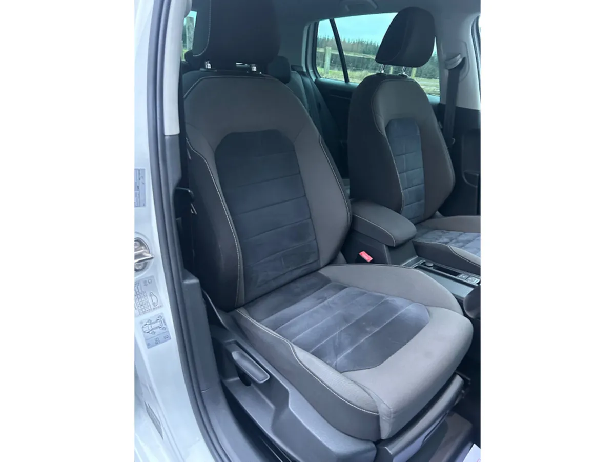 Volkswagen Golf Hatchback, Petrol, 2017, White