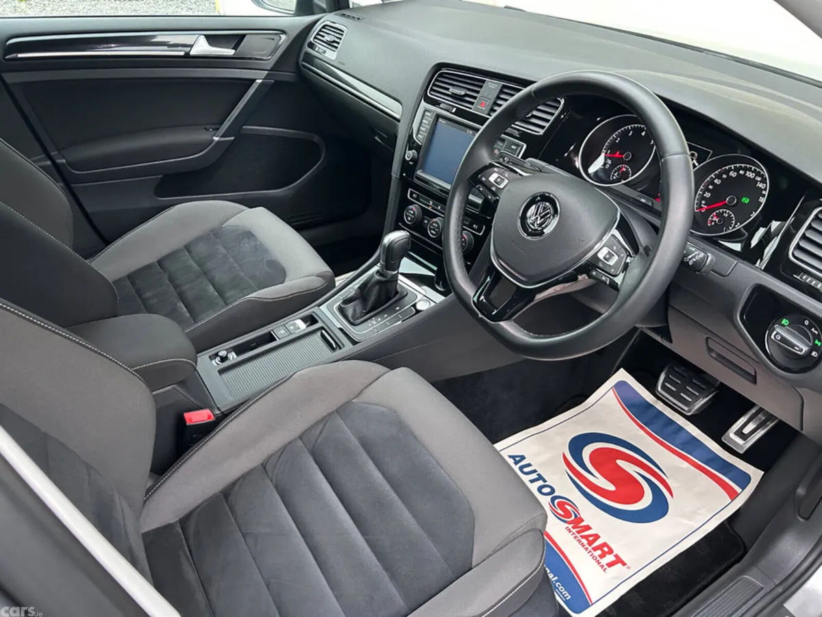 Volkswagen Golf Hatchback, Petrol, 2017, Silver