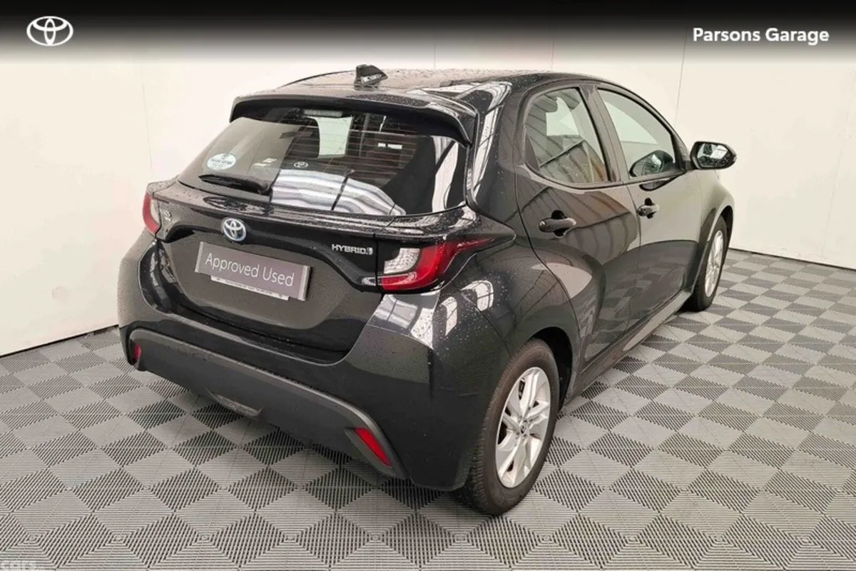 Toyota Yaris Hatchback, Petrol Hybrid, 2023, Black