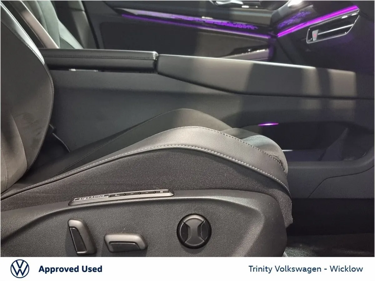 Volkswagen ID.7 Hatchback, Electric, 2024, Blue