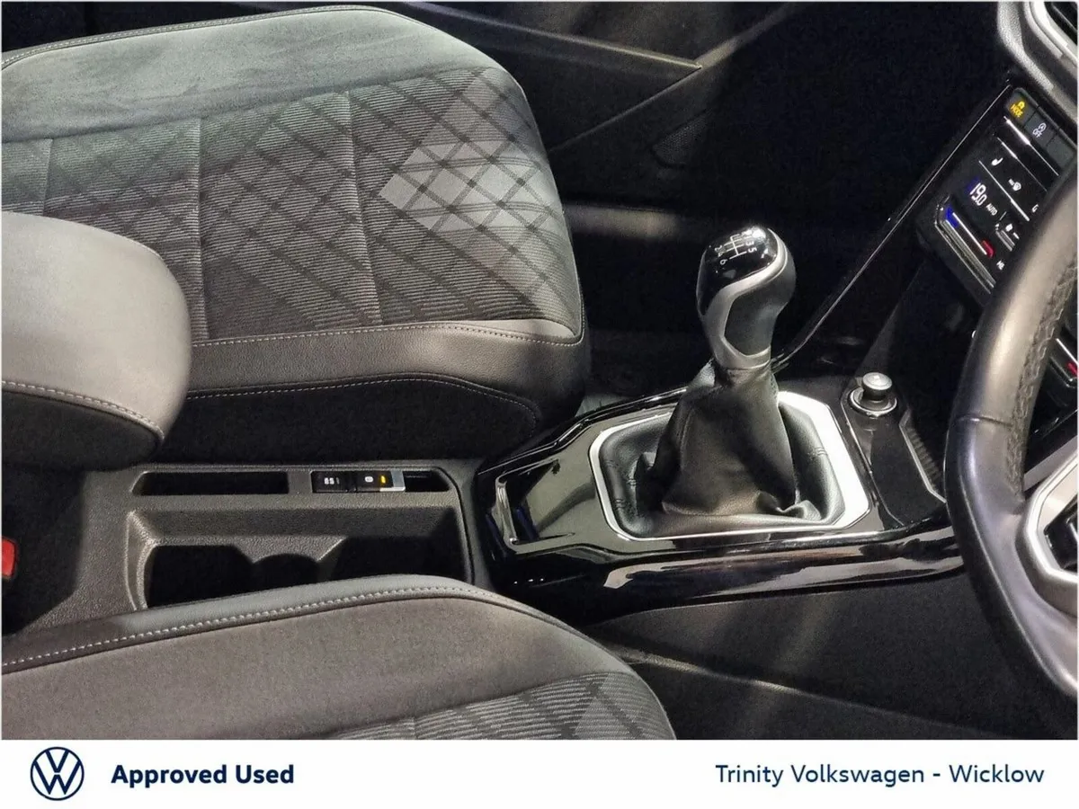 Volkswagen T-Roc SUV, Petrol, 2023, Blue
