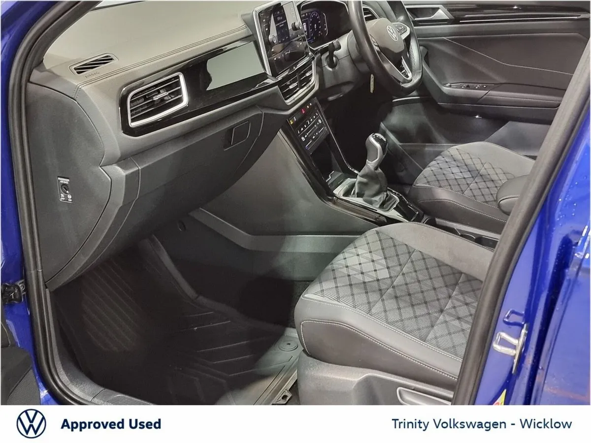 Volkswagen T-Roc SUV, Petrol, 2023, Blue