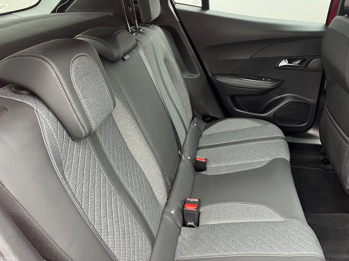 Peugeot 2008 MPV, Petrol, 2025, Red