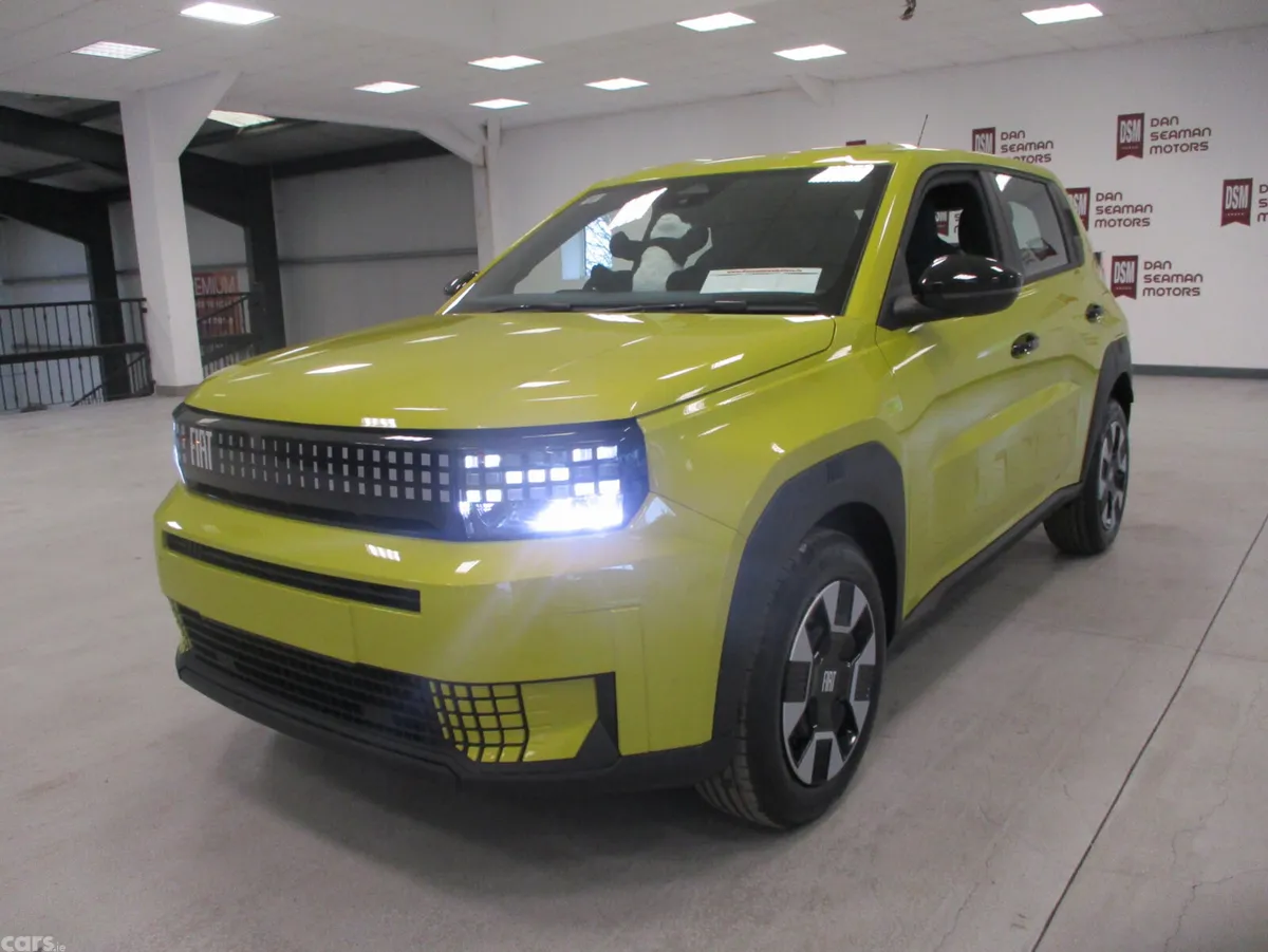 Fiat Grande Panda Hatchback, Petrol Hybrid, 2026, Yellow