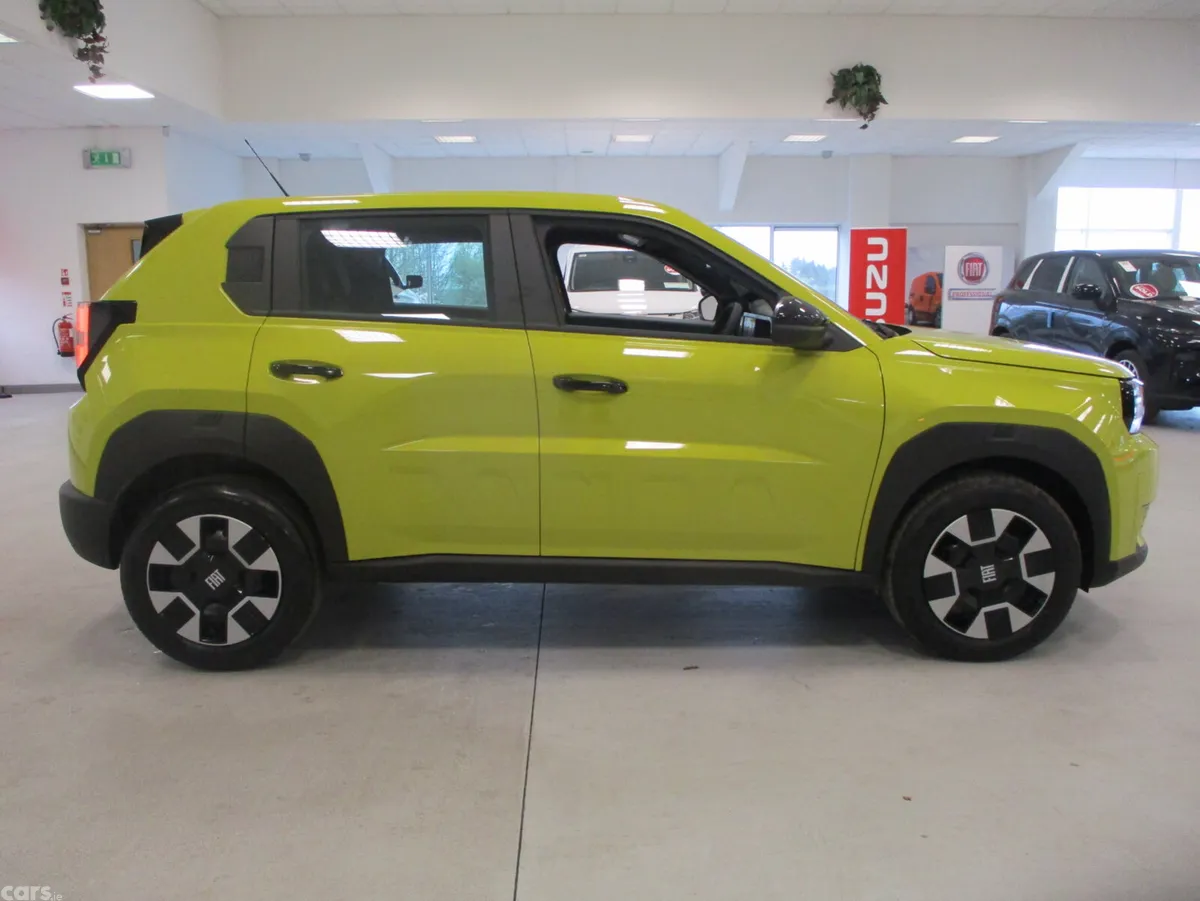 Fiat Grande Panda Hatchback, Petrol Hybrid, 2026, Yellow
