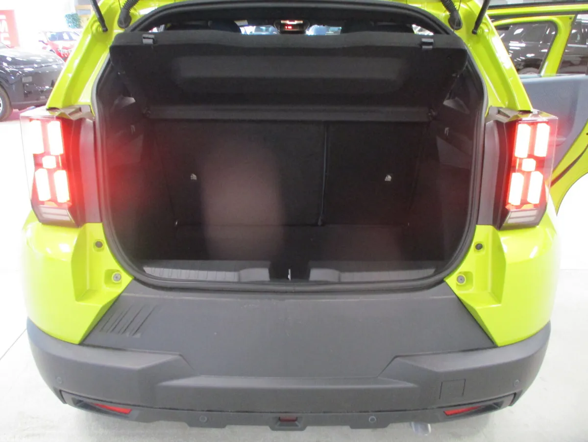 Fiat Grande Panda Hatchback, Petrol Hybrid, 2026, Yellow